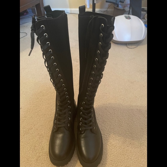 Size 12 Lace up boots, barely worn - Picture 3 of 7